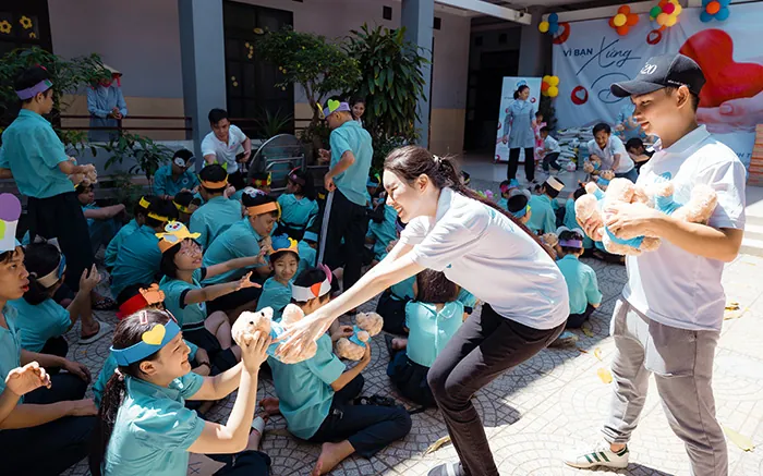 Biểu tượng thương hiệu hi8823 c